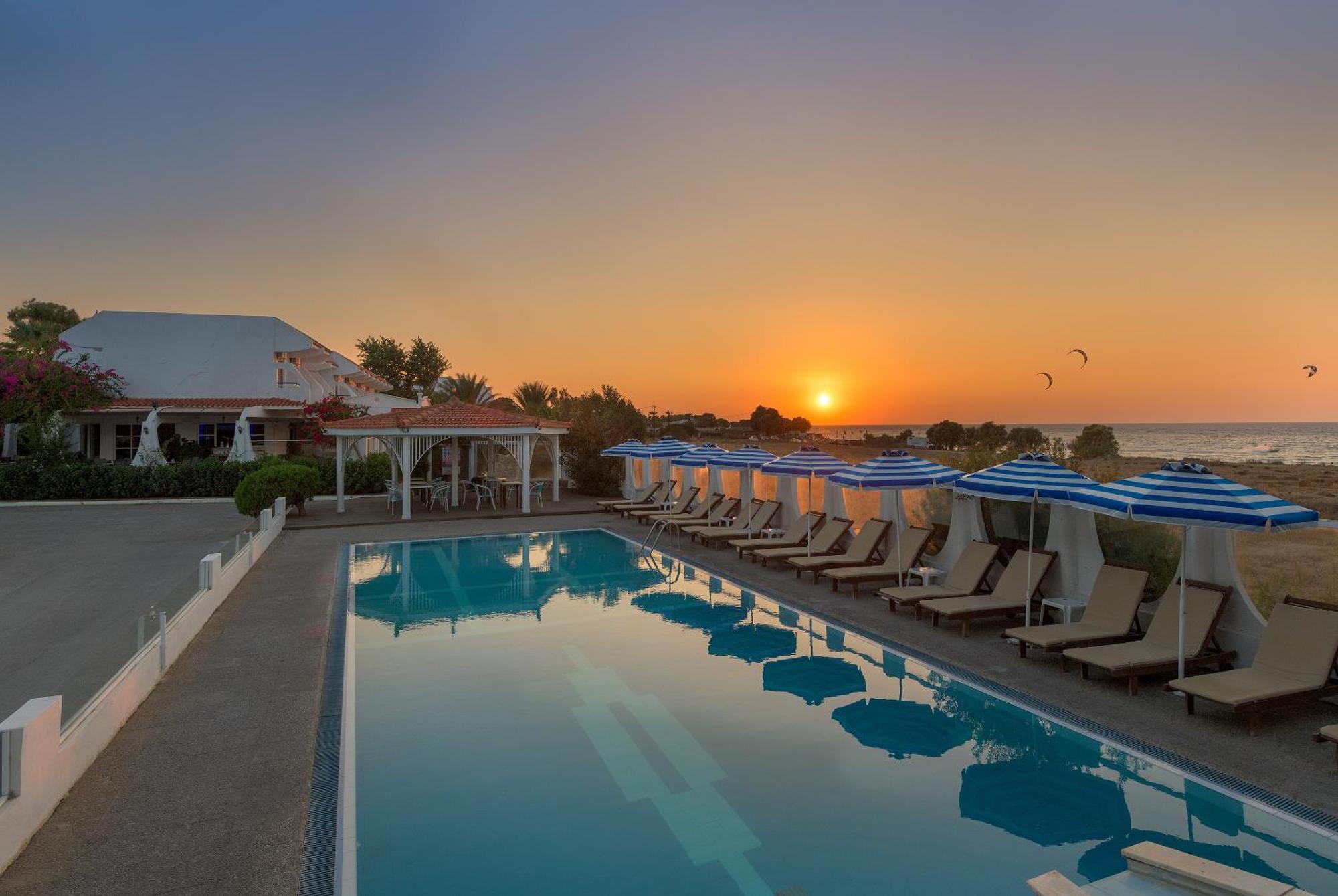 Nirvana Beach Hotel Θεολόγος Εξωτερικό φωτογραφία